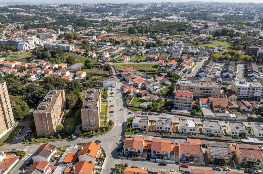 Moradia T3 para Venda em Cidade da Maia Foto 41