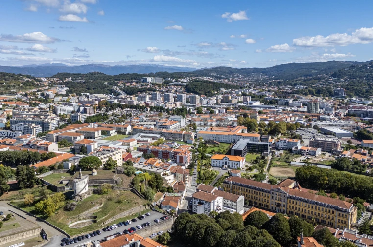 Moradia T3 para Venda em São Vicente (Braga) Foto 44