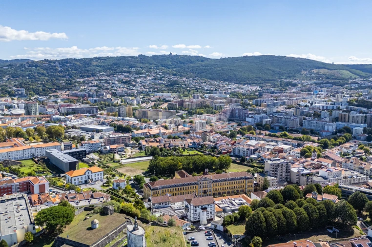 Moradia T3 para Venda em São Vicente (Braga) Foto 46