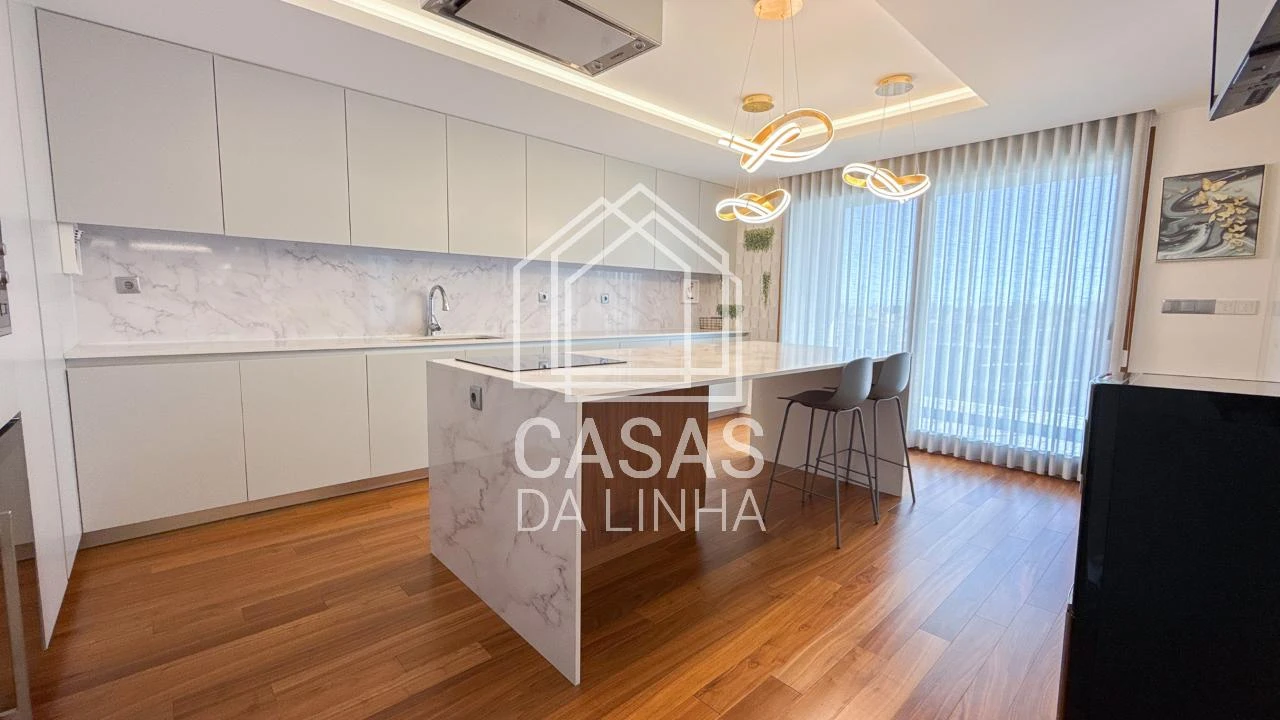 Apartamento T5 para Arrendamento em Moscavide e Portela Foto 2