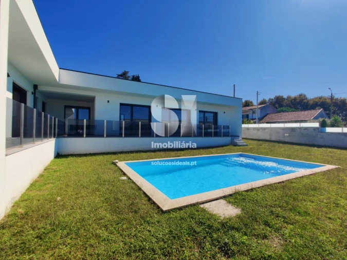 Moradia T3 para Venda em Merelim (São Paio), Panoias e Parada de Tibães