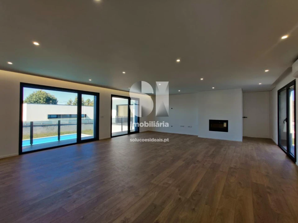 Moradia T3 para Venda em Merelim (São Paio), Panoias e Parada de Tibães Foto 5