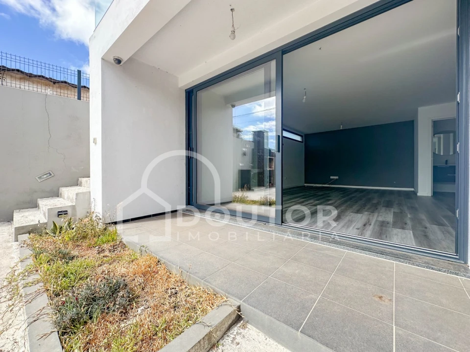 Moradia T3 para Venda em Fajã da Ovelha Foto 3