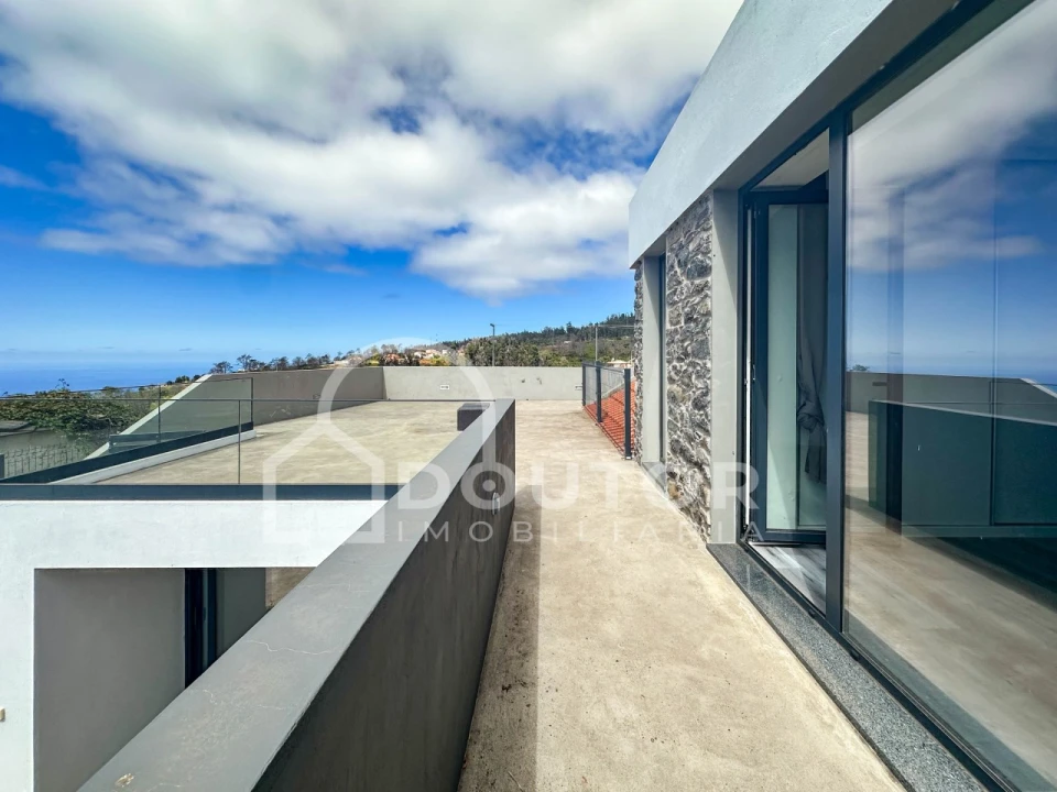 Moradia T3 para Venda em Fajã da Ovelha Foto 4