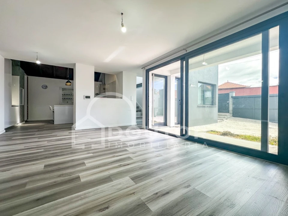 Moradia T3 para Venda em Fajã da Ovelha Foto 7