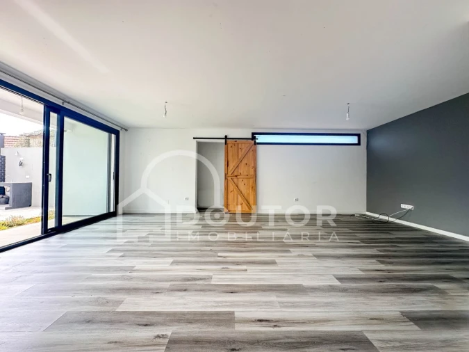 Moradia T3 para Venda em Fajã da Ovelha Foto 9