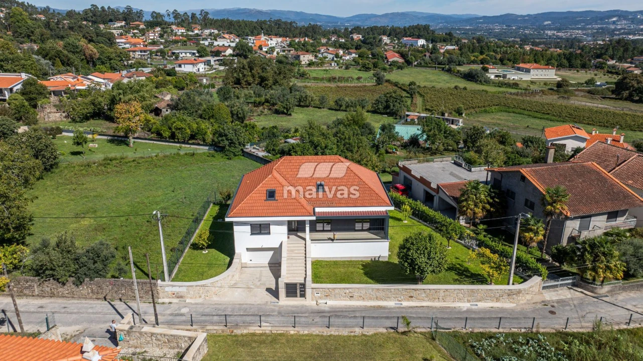 Moradia T4 para Venda em Cervães Foto 38