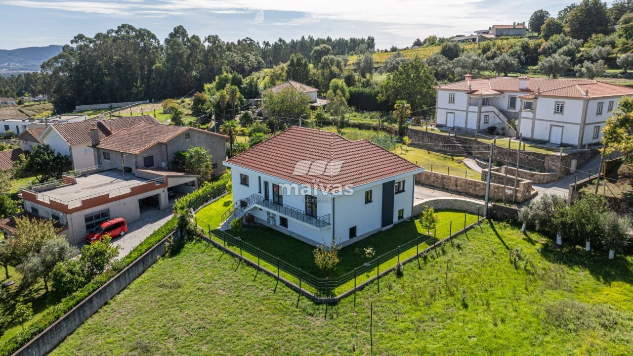 Moradia T4 para Venda em Cervães Foto 39