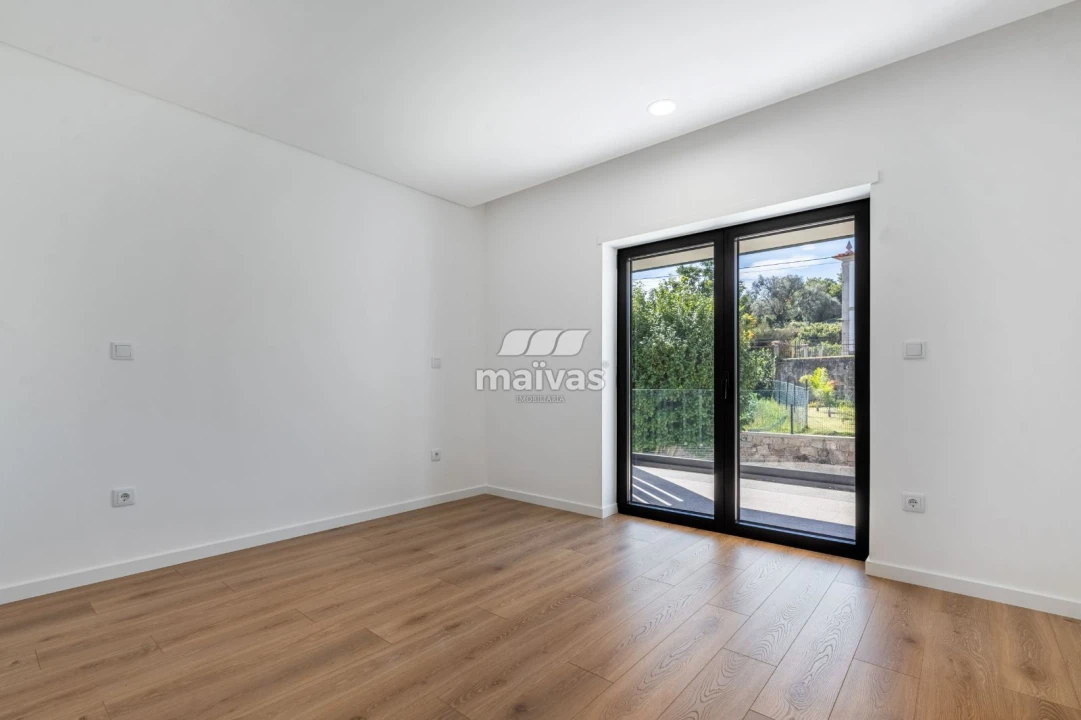 Moradia T4 para Venda em Cervães Foto 15