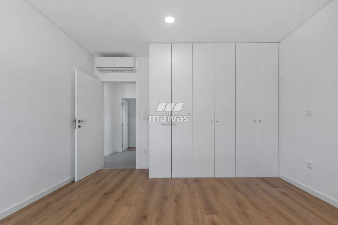 Moradia T4 para Venda em Cervães Foto 11