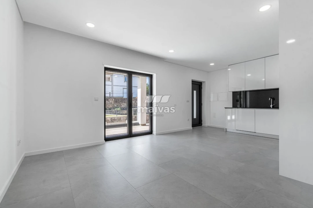 Moradia T4 para Venda em Cervães Foto 4