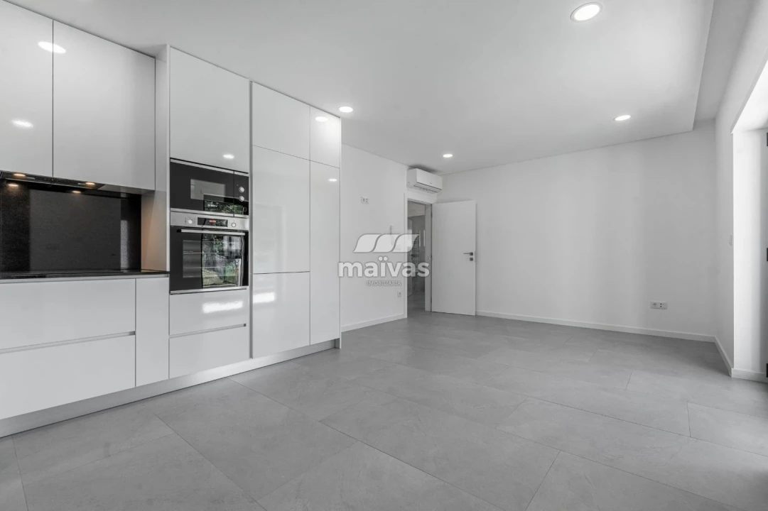 Moradia T4 para Venda em Cervães Foto 5