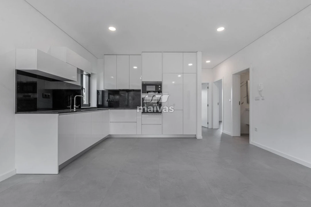 Moradia T4 para Venda em Cervães Foto 3