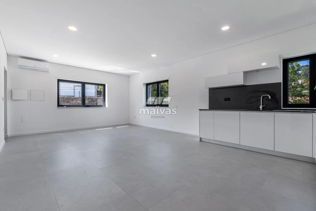 Moradia T4 para Venda em Cervães Foto 8