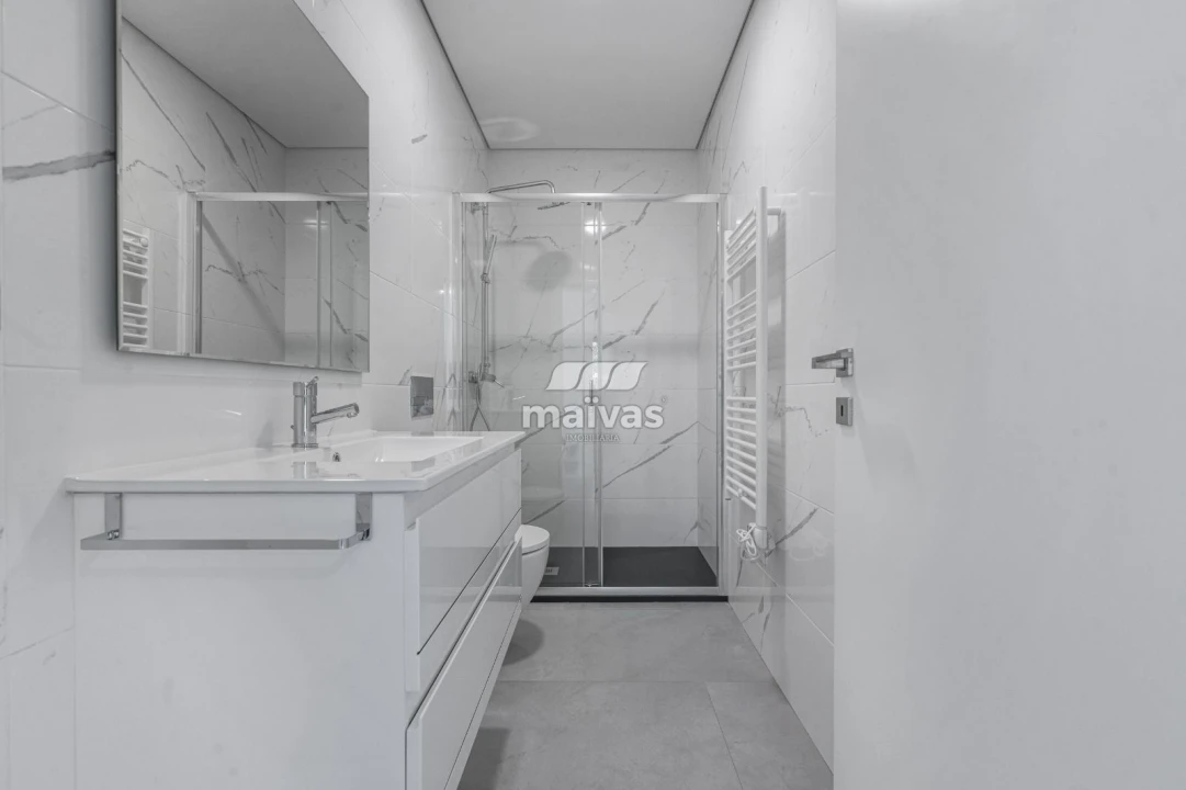 Moradia T4 para Venda em Cervães Foto 16