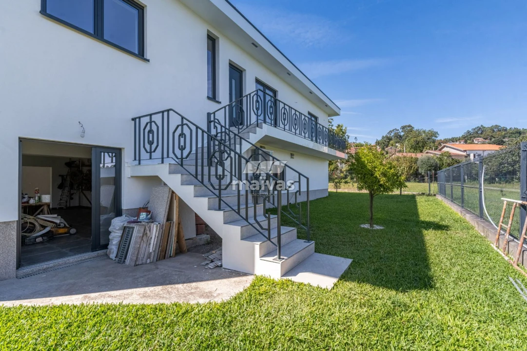 Moradia T4 para Venda em Cervães Foto 33