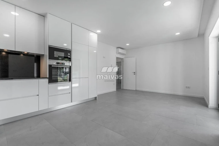 Moradia T4 para Venda em Cervães Foto 5