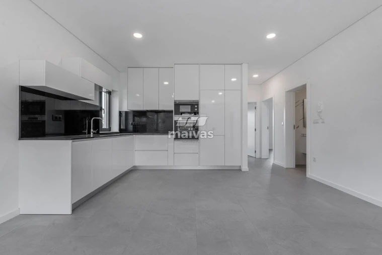 Moradia T4 para Venda em Cervães Foto 3