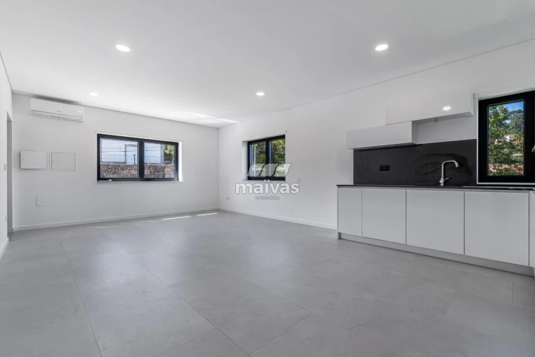 Moradia T4 para Venda em Cervães Foto 8