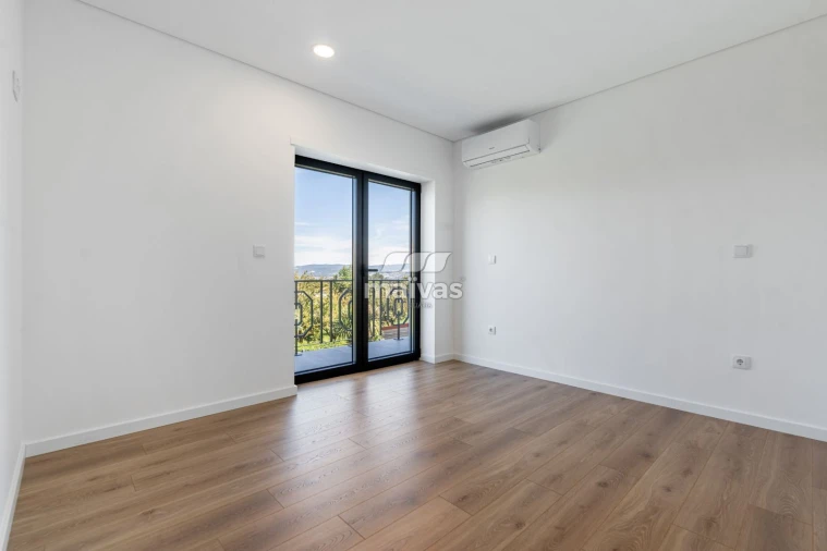 Moradia T4 para Venda em Cervães Foto 19