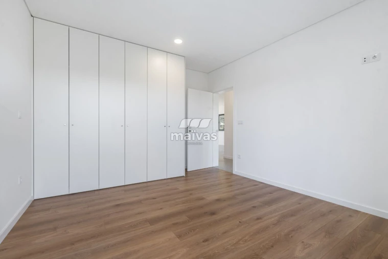 Moradia T4 para Venda em Cervães Foto 20