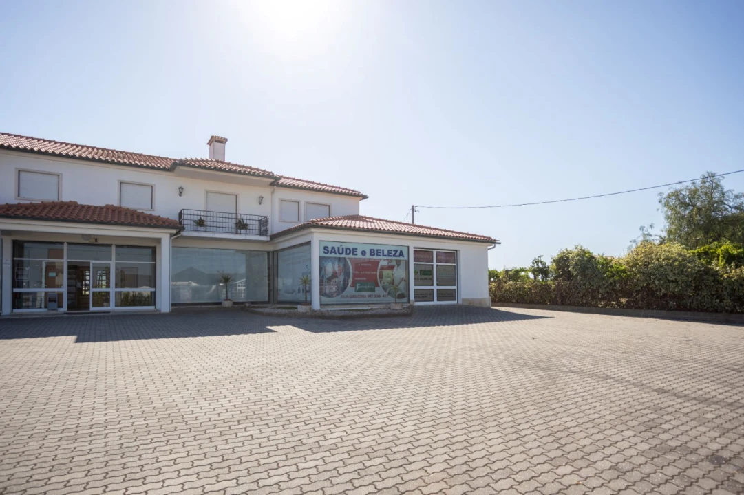 Loja para Arrendamento em Samora Correia Foto 1