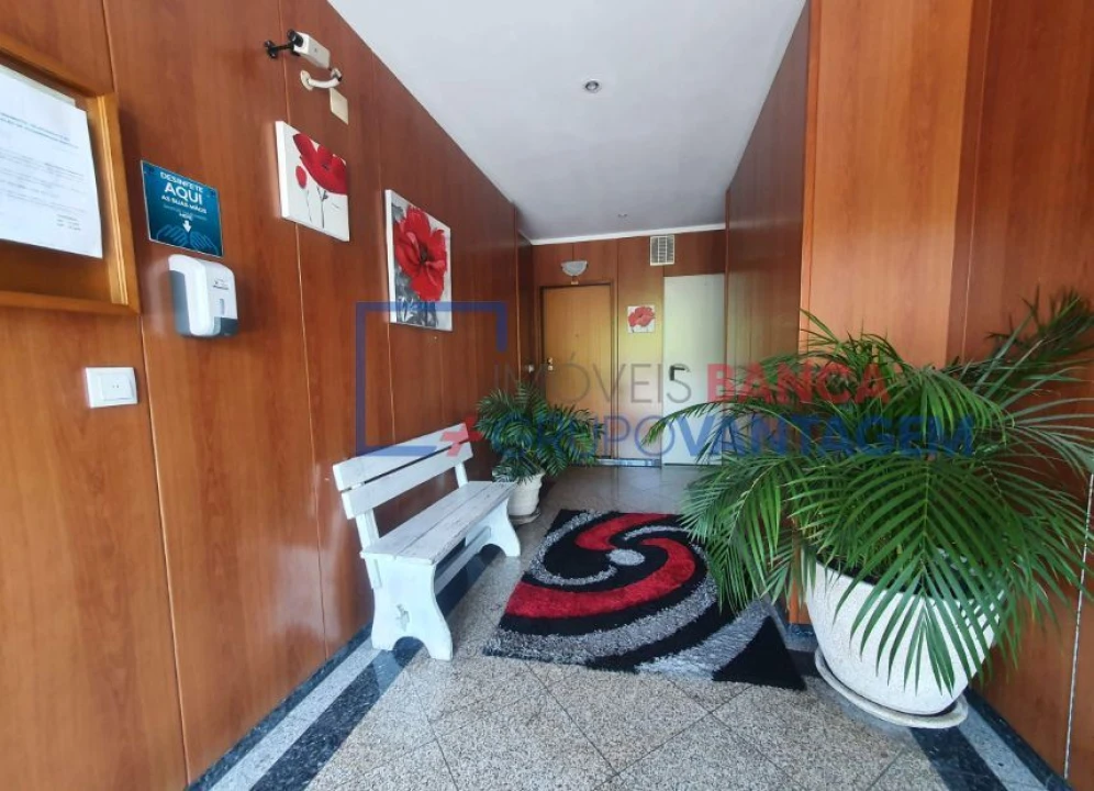 Apartamento T1 para Venda em Rebordosa Foto 3