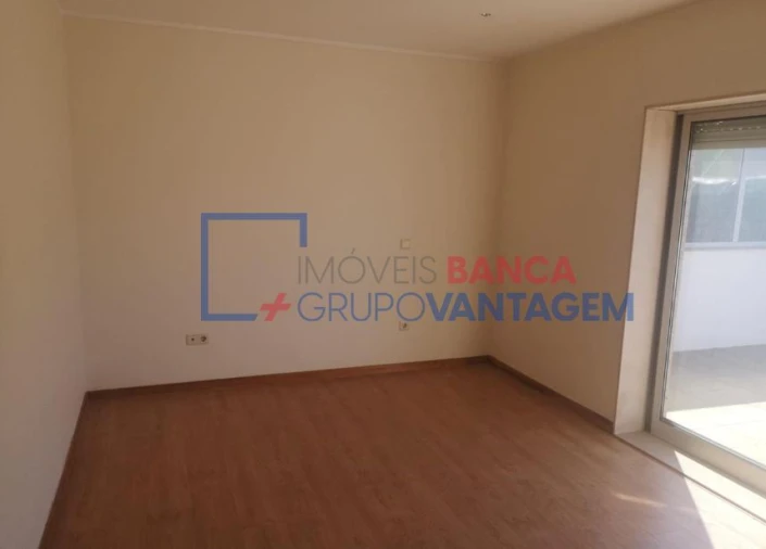 Apartamento T1 para Venda em Rebordosa Foto 9