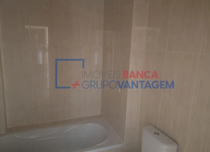 Apartamento T1 para Venda em Rebordosa Foto 18