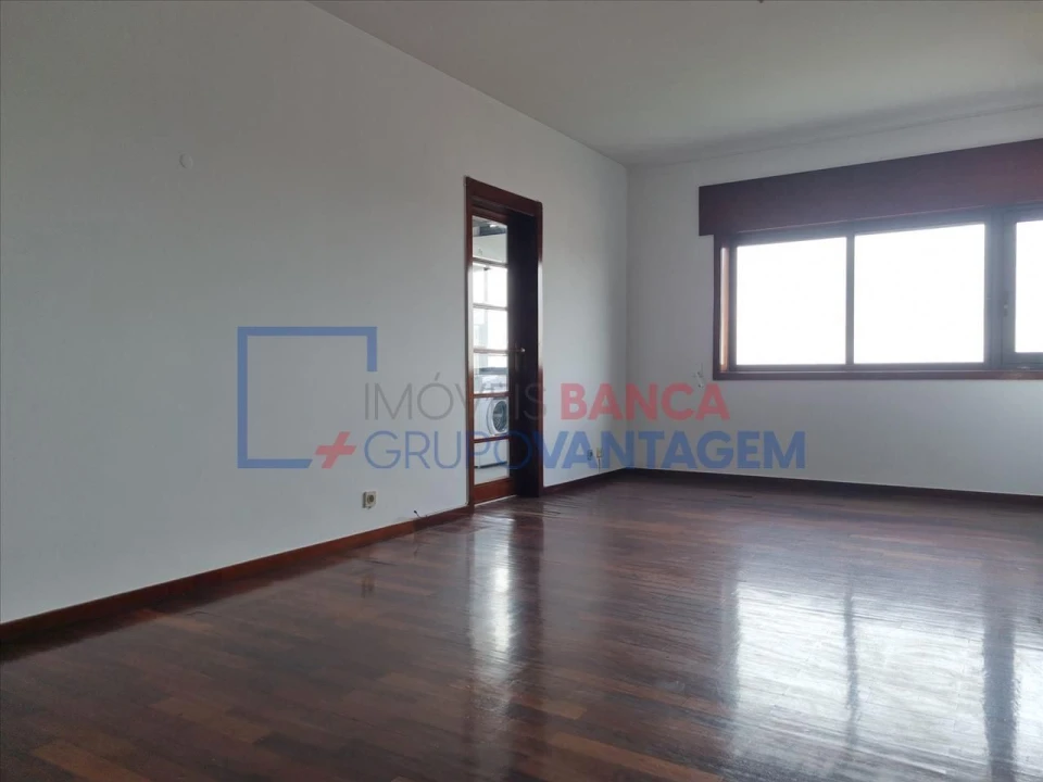 Apartamento T2 para Venda em Rio Tinto Foto 3