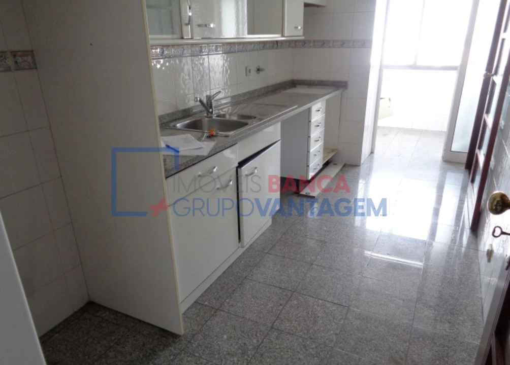 Apartamento T2 para Venda em Rio Tinto Foto 4
