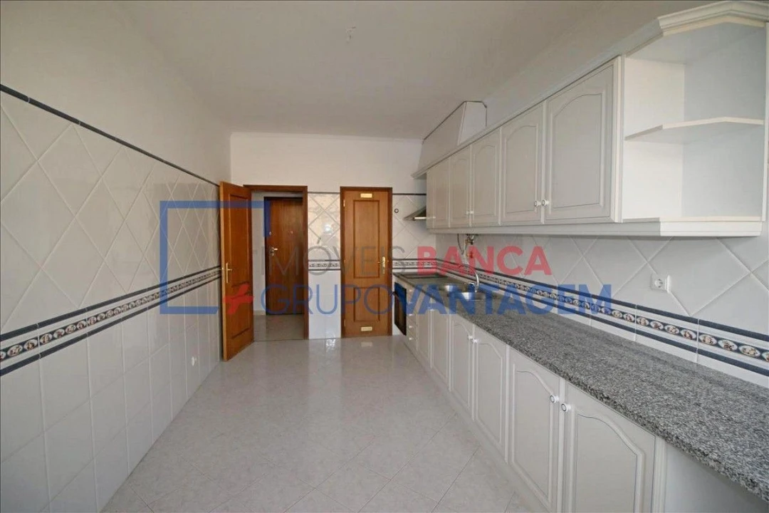 Apartamento T3 para Venda em Marvila, Ribeira Santarém, São Salvador, São Nicolau Foto 1
