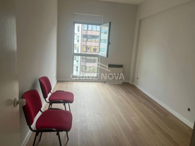 Escritório para Venda em Cedofeita, Santo Ildefonso, Sé, Miragaia, São Nicolau e Vitória Foto 4