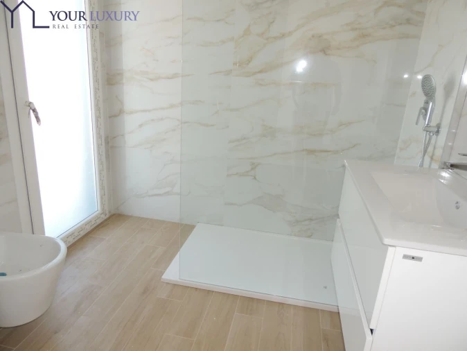 Moradia T4 para Venda em Pontinha e Famões Foto 19