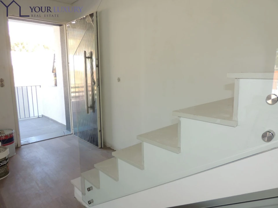 Moradia T4 para Venda em Pontinha e Famões Foto 2