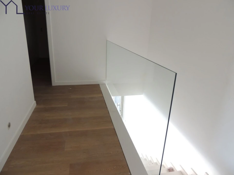 Moradia T4 para Venda em Pontinha e Famões Foto 26