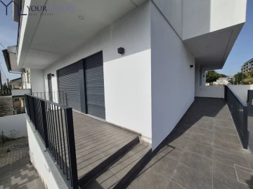 Moradia T4 para Venda em Pontinha e Famões