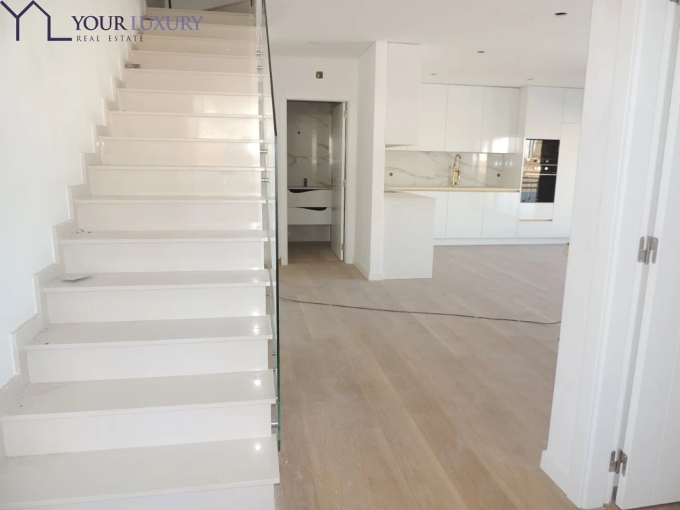 Moradia T4 para Venda em Pontinha e Famões Foto 8