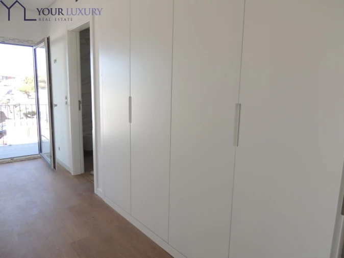 Moradia T4 para Venda em Pontinha e Famões Foto 10