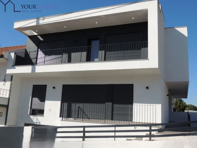 Moradia T4 para Venda em Pontinha e Famões Foto 28