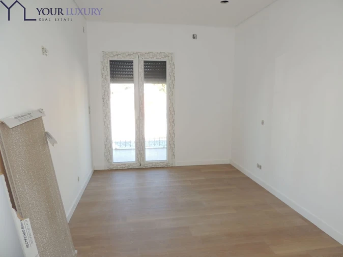 Moradia T4 para Venda em Pontinha e Famões Foto 6