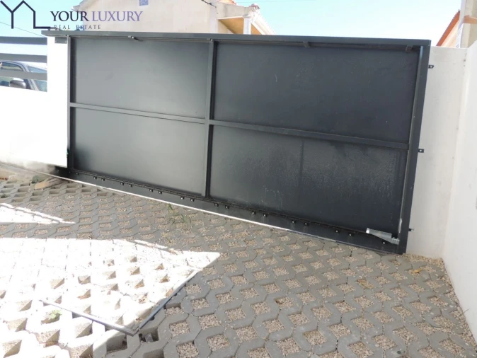 Moradia T4 para Venda em Pontinha e Famões Foto 26