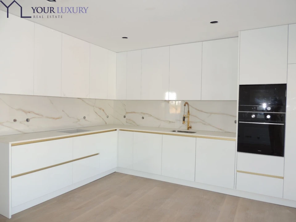 Moradia T4 para Venda em Pontinha e Famões Foto 3