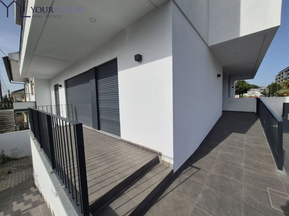 Moradia T4 para Venda em Pontinha e Famões Foto 1