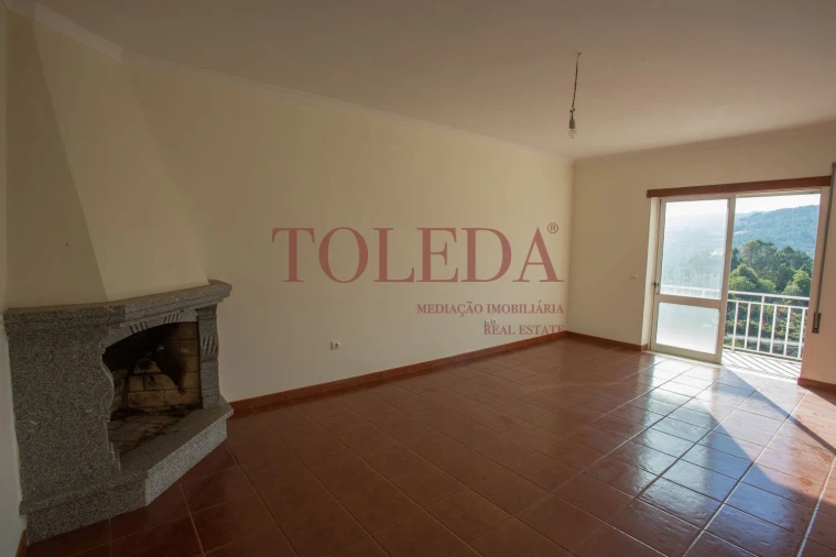 Apartamento T3 para Venda em Castro Daire Foto 2