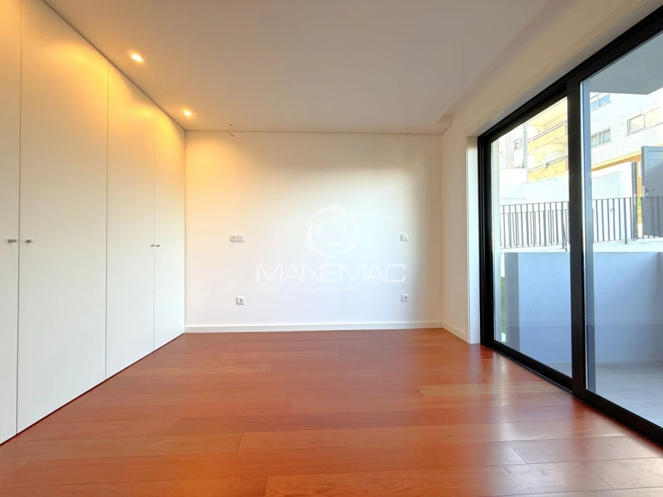 Apartamento T3 para Venda em Mafamude e Vilar do Paraíso Foto 10