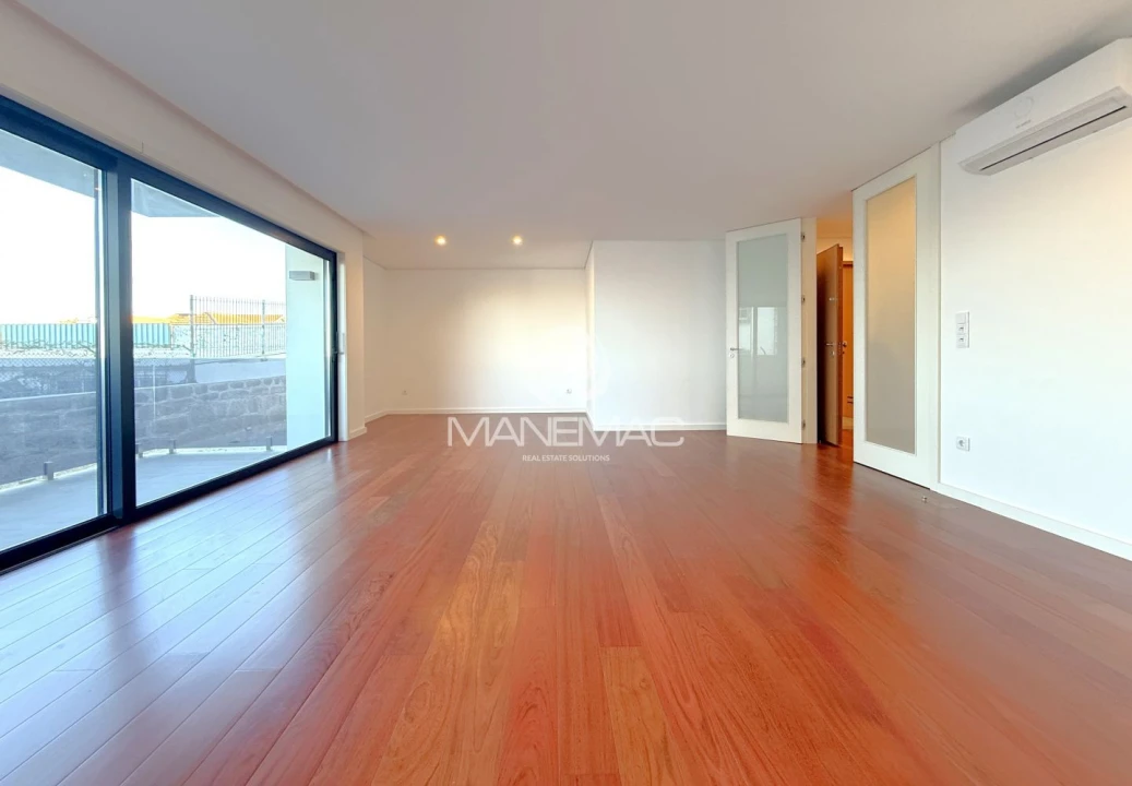 Apartamento T3 para Venda em Mafamude e Vilar do Paraíso Foto 1