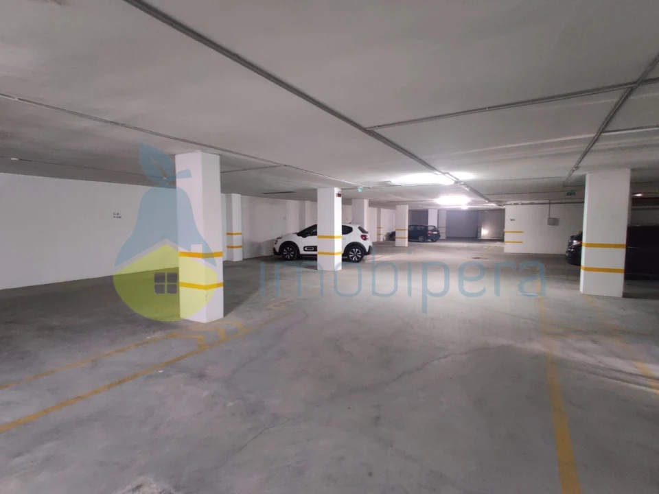 Garagem para Venda em Armação de Pera Foto 5