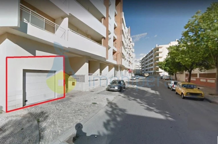Garagem para Venda em Armação de Pera Foto 1