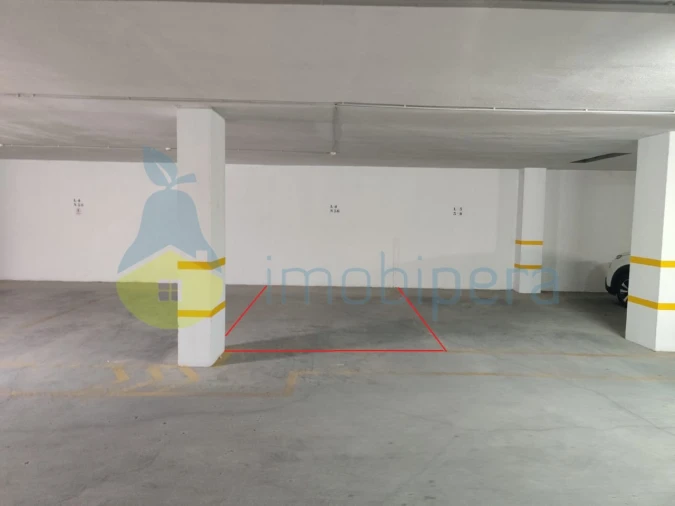 Garagem para Venda em Armação de Pera Foto 3